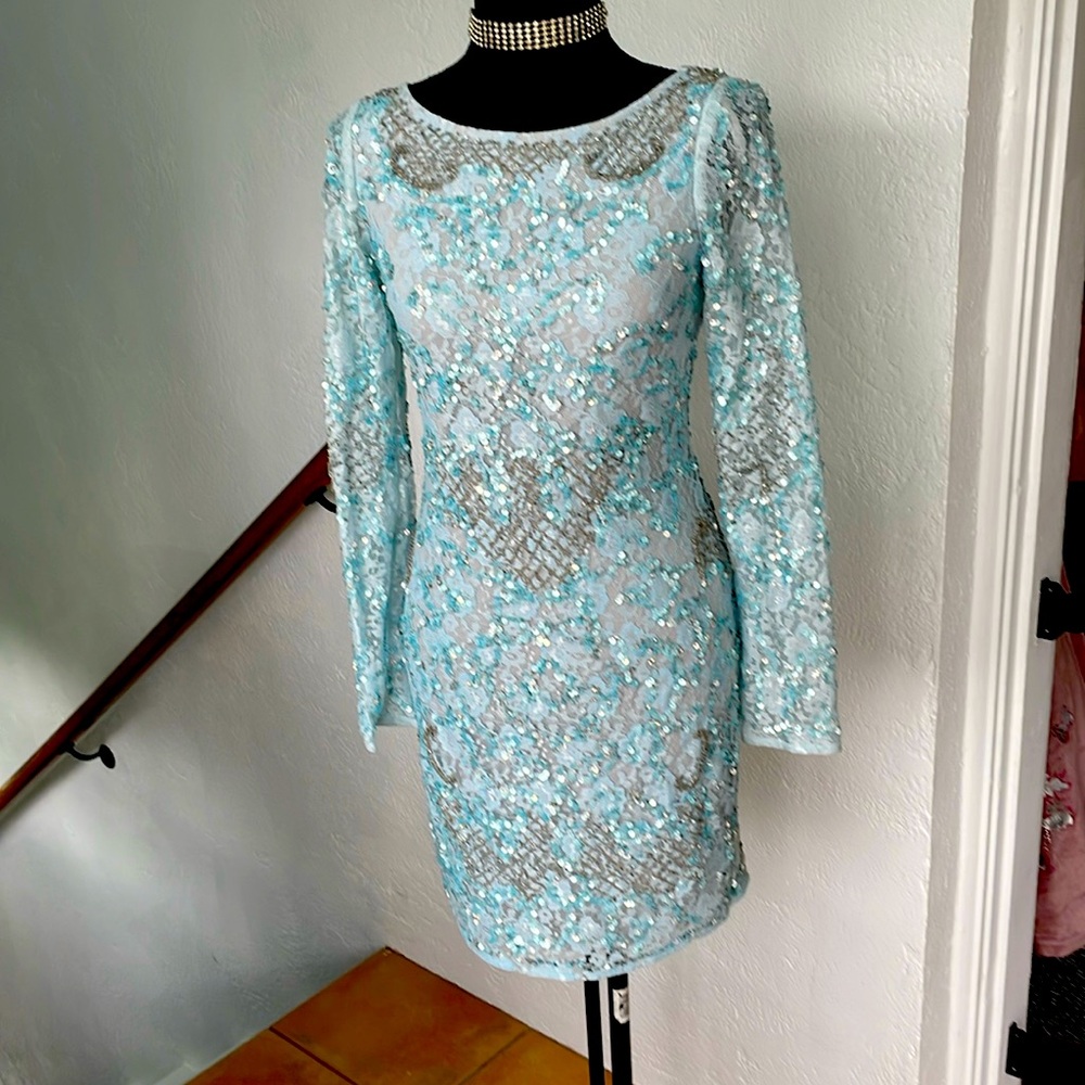 Aidan Mattox NWOT Light Sky Blue and Silver Sequined Lined‎ Mesh Dress Size 2